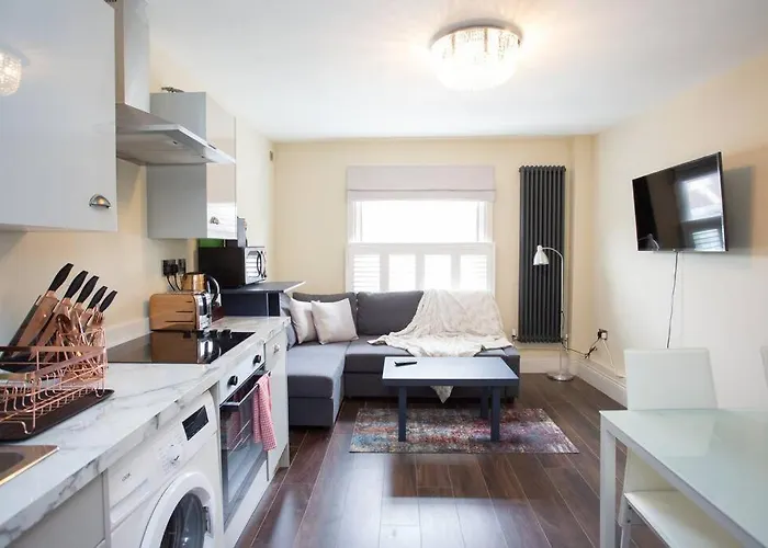 Stylish-1 Bedroom Flat Close To Brighton Beach